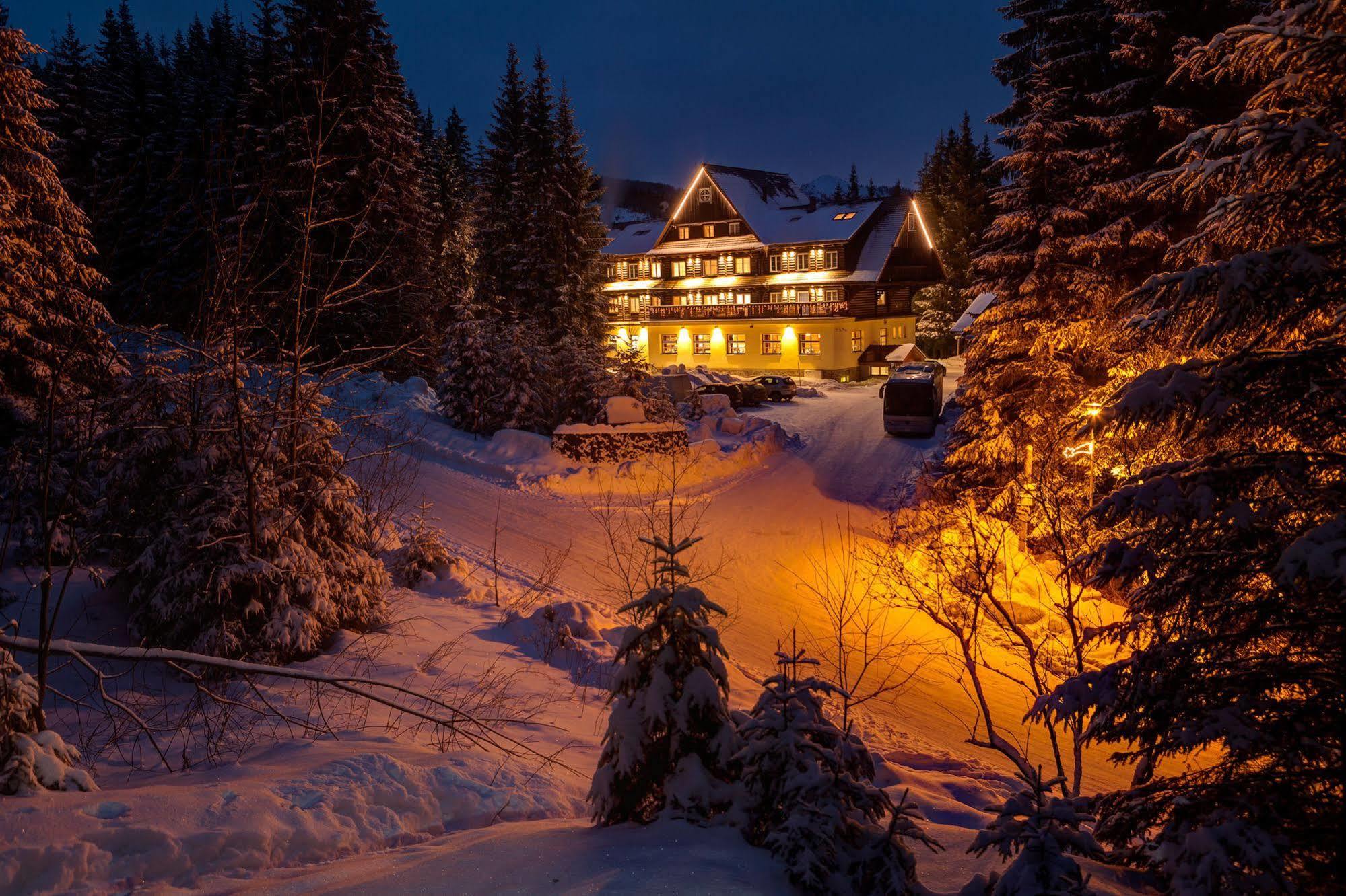 Hotel Mikulasska Chata Демяновская долина Экстерьер фото
